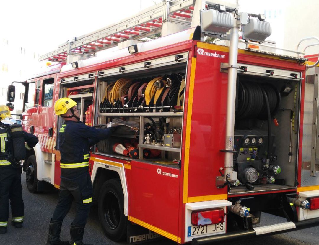 Foto de archivo de bomberos de Lanzarote en otro servicio.