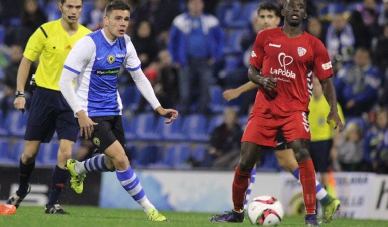 Alex Gallar durante un partido de esta temporada
