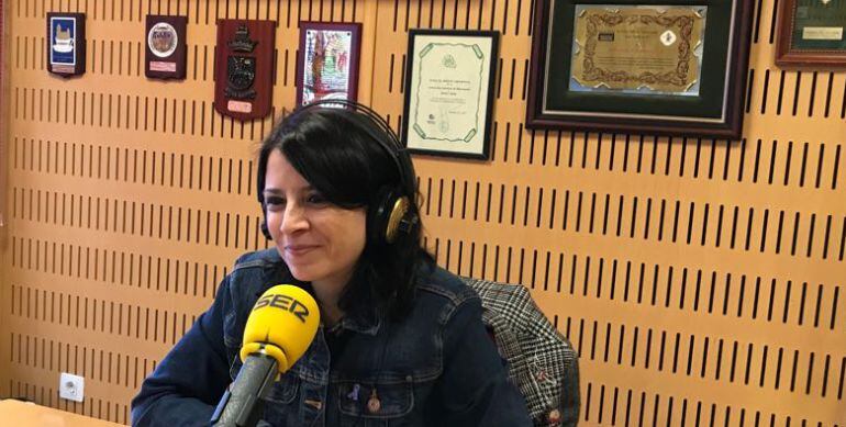 La vicesecretaría general del PSOE de Cádiz, Adriana Lastra, en los estudios de Radio Cádiz