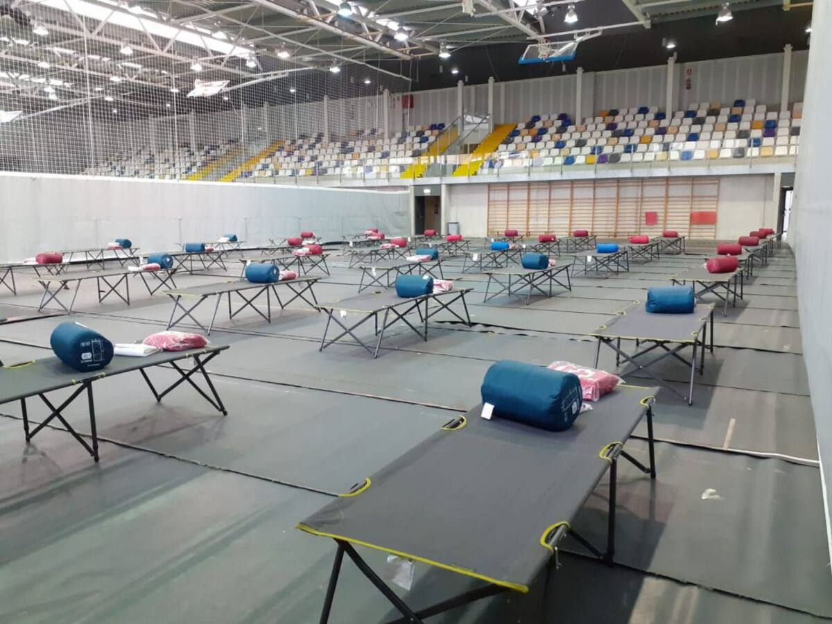 Gijón habilita el pabellón de La Tejerona para las personas sin hogar