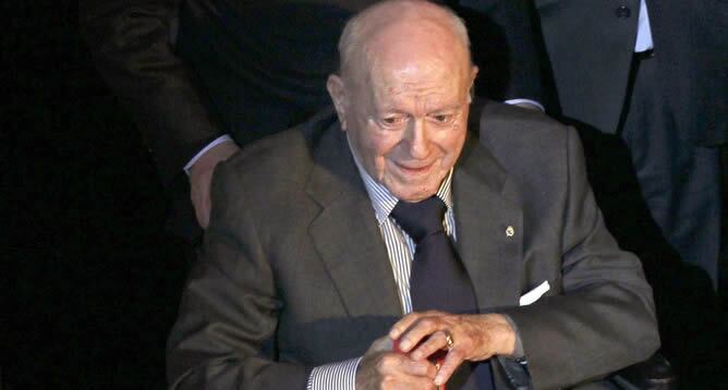 El exjugador y presidente de honor del Real Madrid ha sido atendido de urgencias por una parada cardiaca