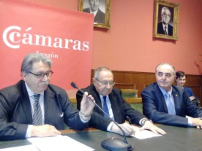 El presidente de la Cámara de Zaragoza, Manuel Teruel, junto con el presidente de la de España, José Luis Bonet.