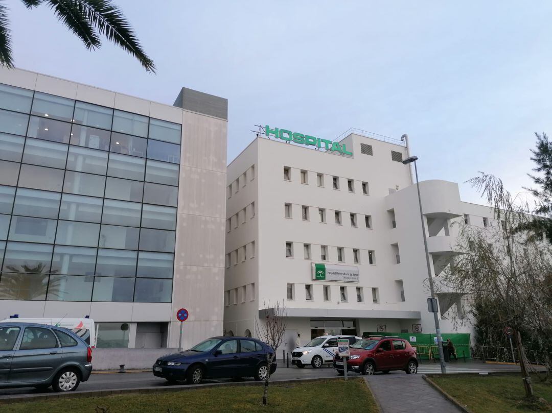 Una de las fachadas del Hospital de Jerez