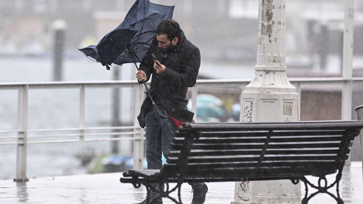 La borrasca Goretti alerta al norte de España: un muerto en San Sebastián