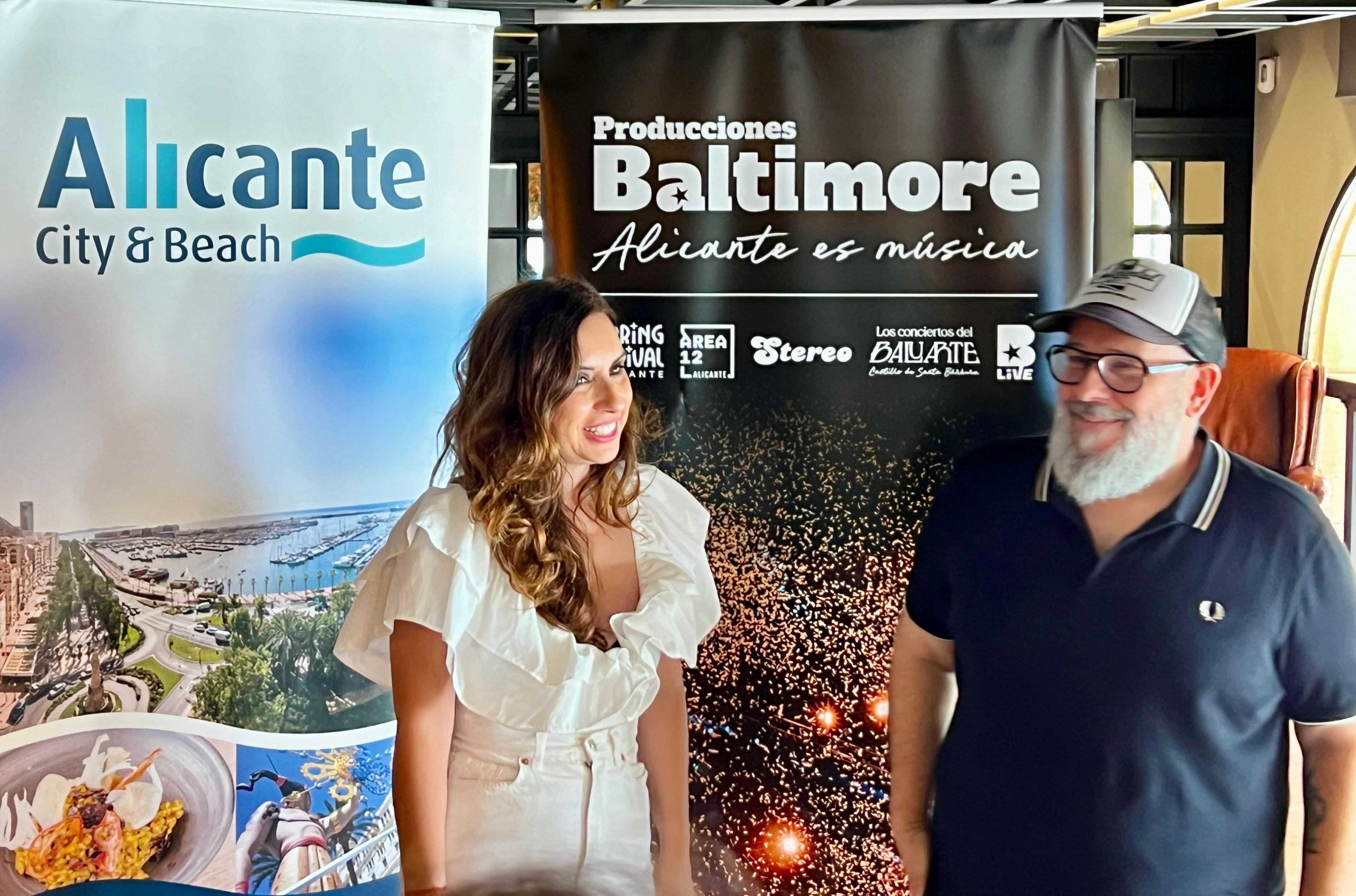 Ana Poquet, Concejala de Turismo y José M. Piñero, CEO de Baltimore Producciones