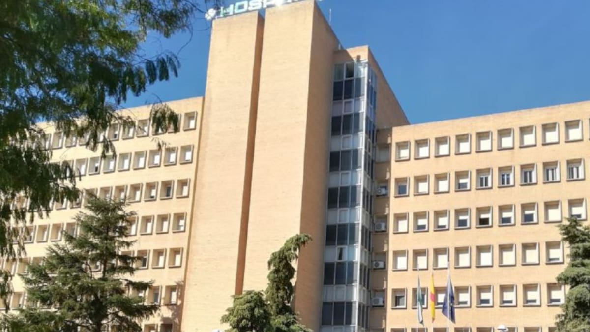 Un incendio en una vivienda provoca que un hombre tenga que ser evacuado al hospital