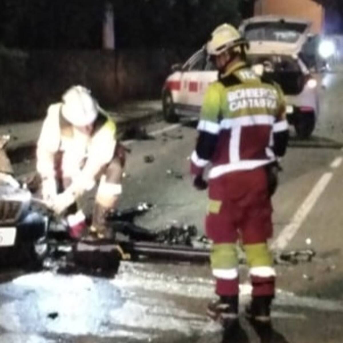Un herido grave y dos leves en una colisión entre dos vehículos en Arnuero