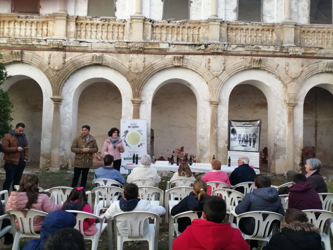 Momento de las actividades en el Palacio del Marques de Viana