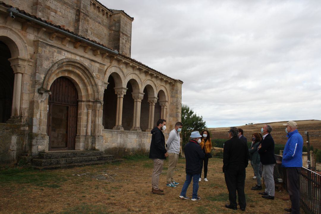 Exterior de la Iglesia San Miguel de Fuentidueña