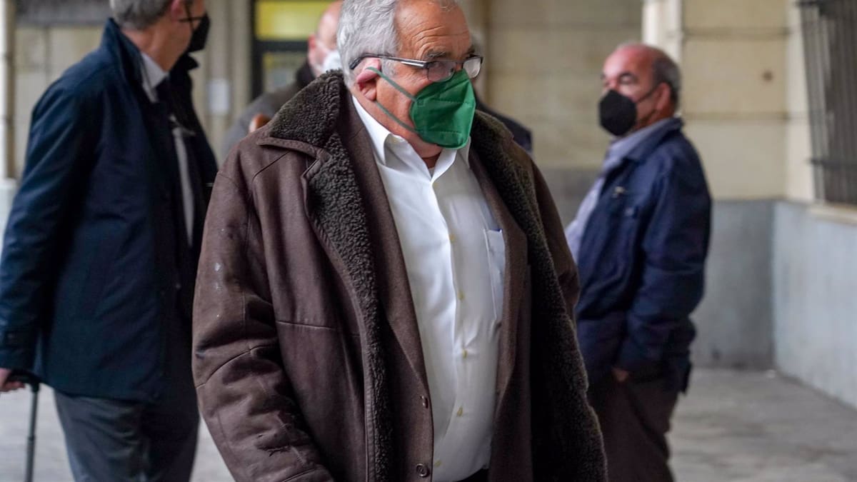 La defensa de Borbolla alega indefensión por la exclusión de los políticos en el juicio de las ayudas al sector del corcho