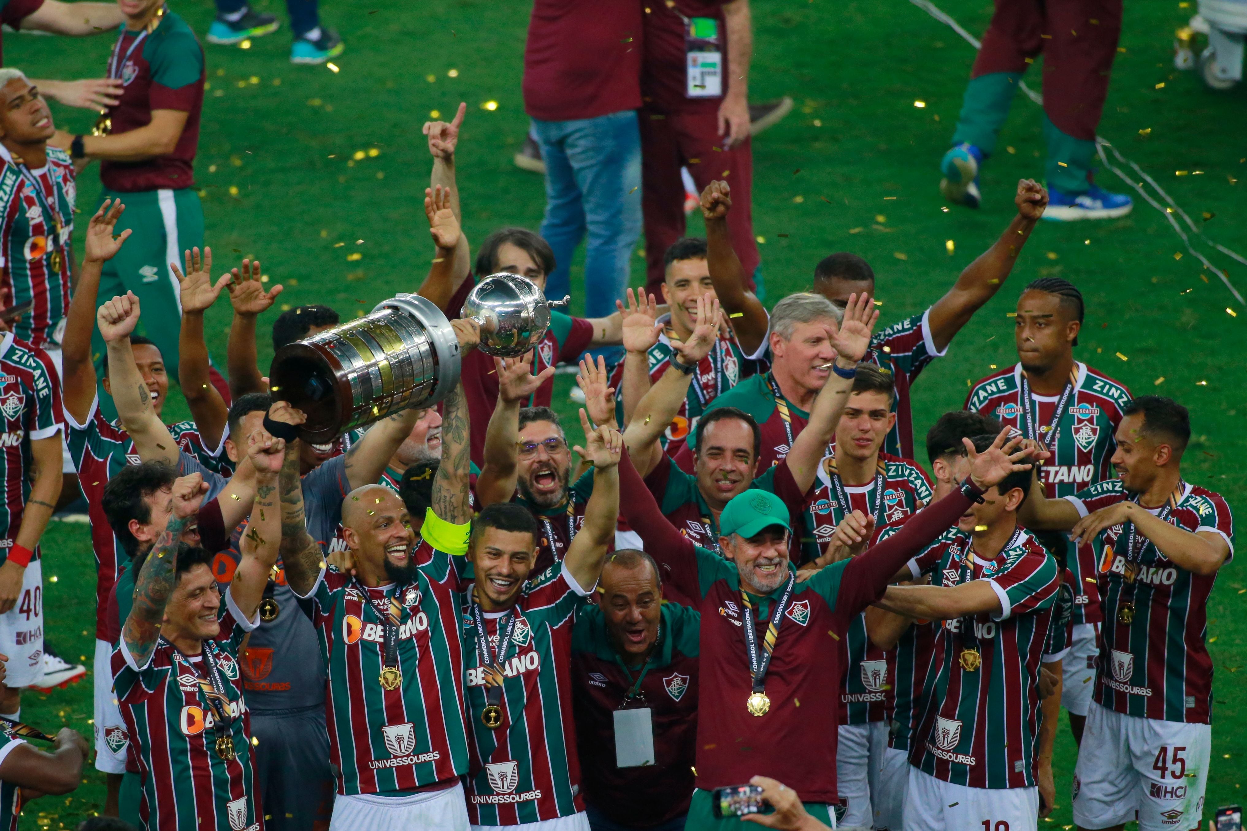 Los jugadores de Fluminense celebran la primera LIbertadores de su historia. (Photo by SILVIO AVILA / AFP) (Photo by SILVIO AVILA/AFP via Getty Images)