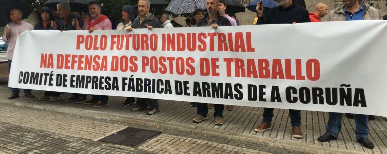 Concentración de rabajadores de la fábrica de armas de A Coruña. Foto de archivo 