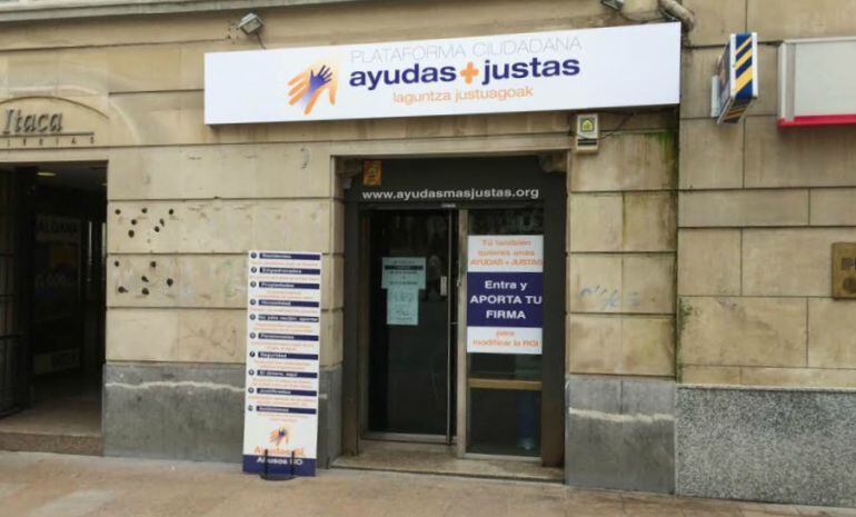 La sede de 'Ayudas+Justas' ha abierto hoy sus puertas