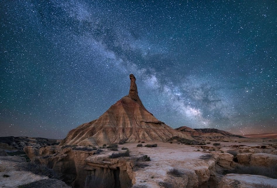 Castildetierra en Bardenas Reales, bajo las estrellas