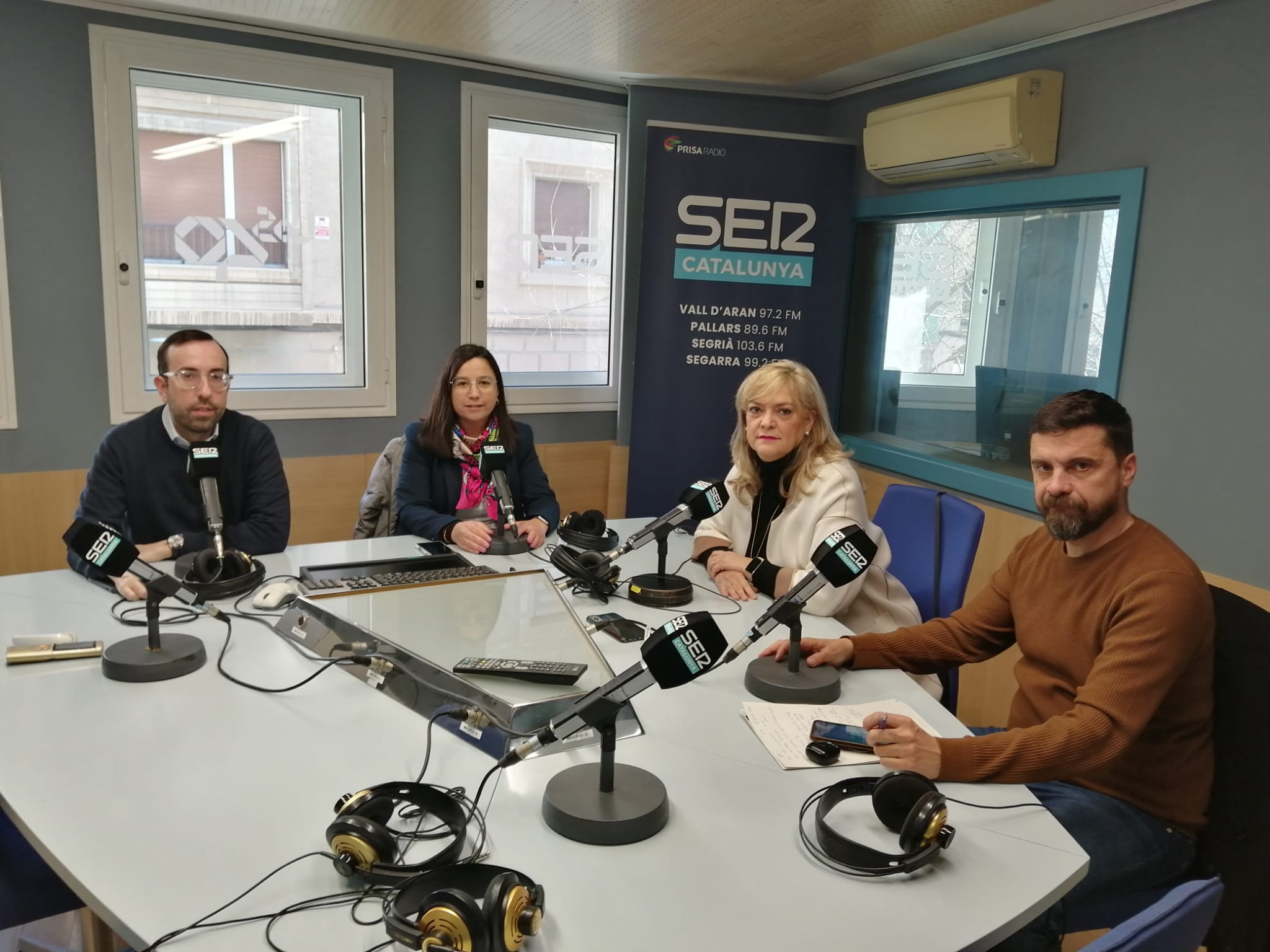 Xavi Palau, Jordina Freixanet, Violant Cervera i Carlos Enjuanes durant la tertúlia de regidors de l'Aquí Lleida d'aquest dilluns, 9 de març.