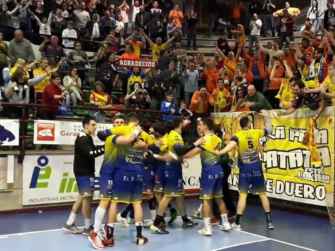 Los aficionados han dado una gran respuesta a la magnífica segunda vuelta que está haciendo el BlasGon y Bodegas Ceres