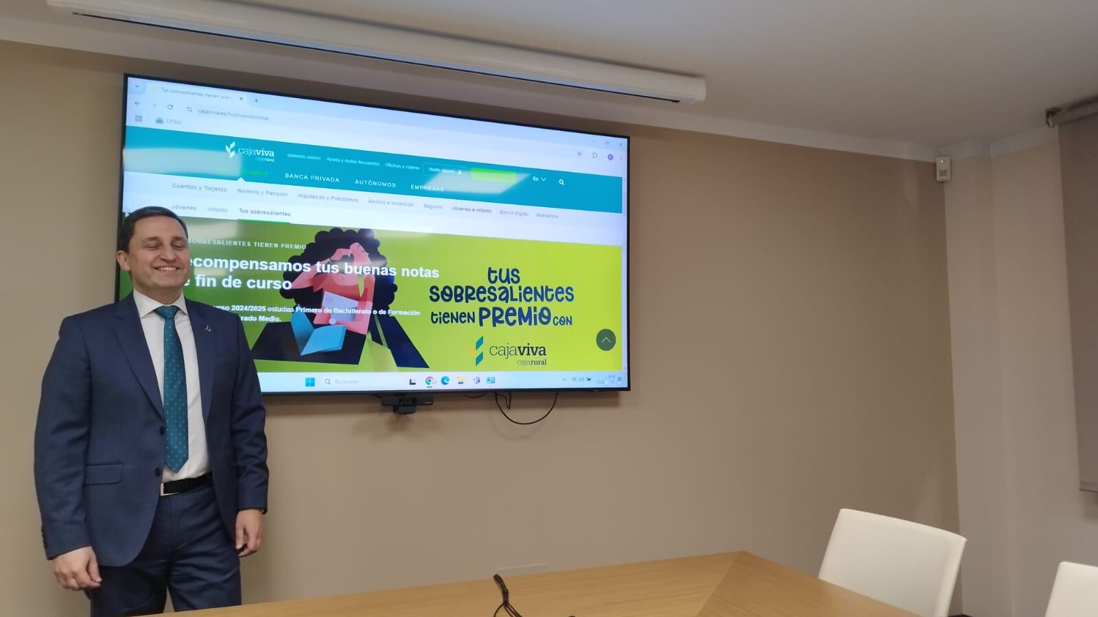 José María Chaparro presenta &quot;Tus sobresalientes tienen premio&quot;