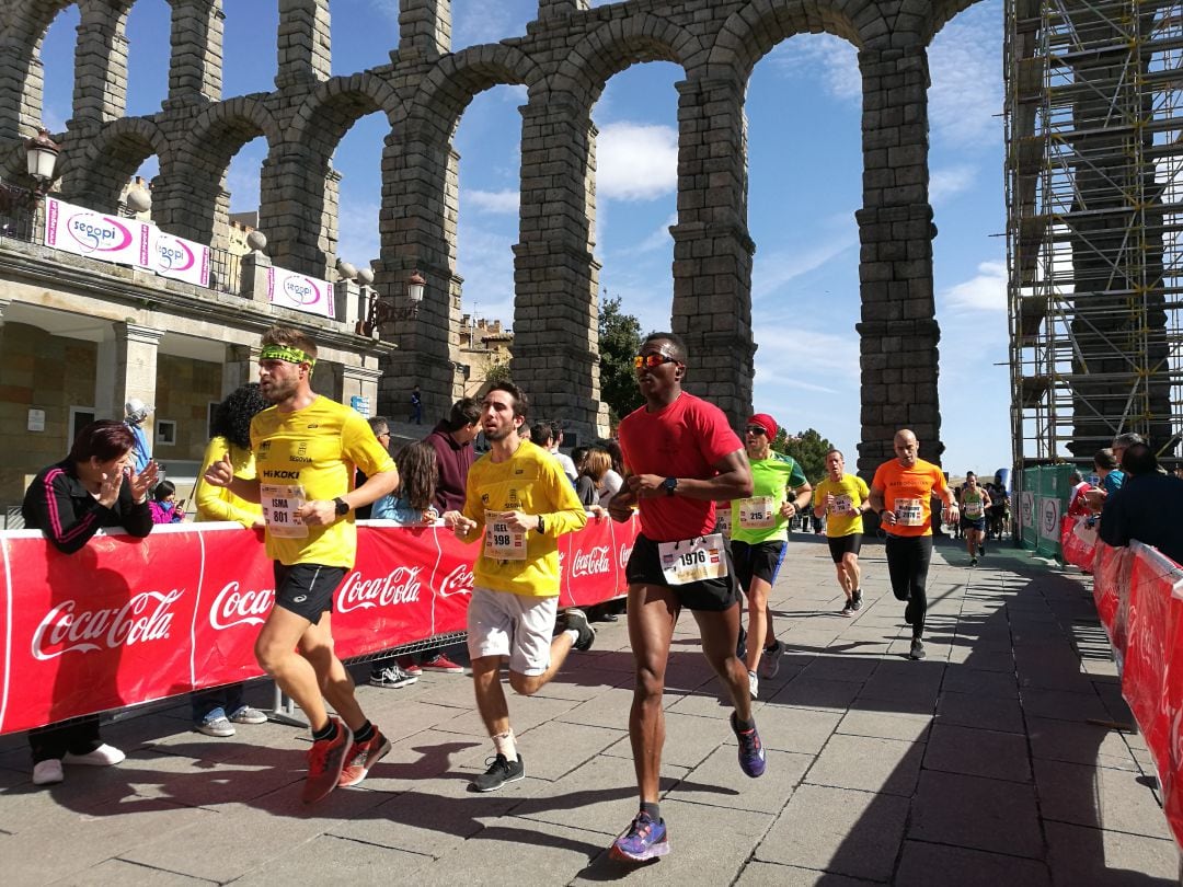 Participantes en la Media Marathon Ciudad de Segovia en la edición de 2019