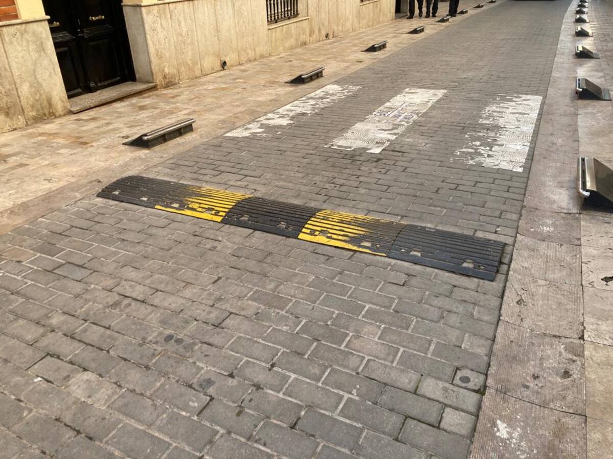 "Las rotondas del Paseo del Otero y de la avenida de Derechos Humanos son pistas de velocidad"