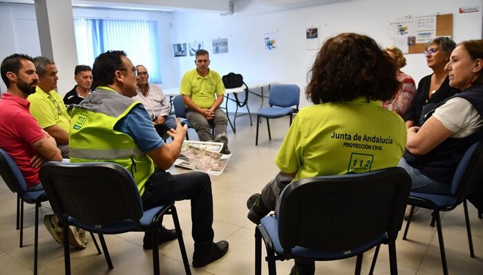 Reunión técnica previa al simulacro de mañana