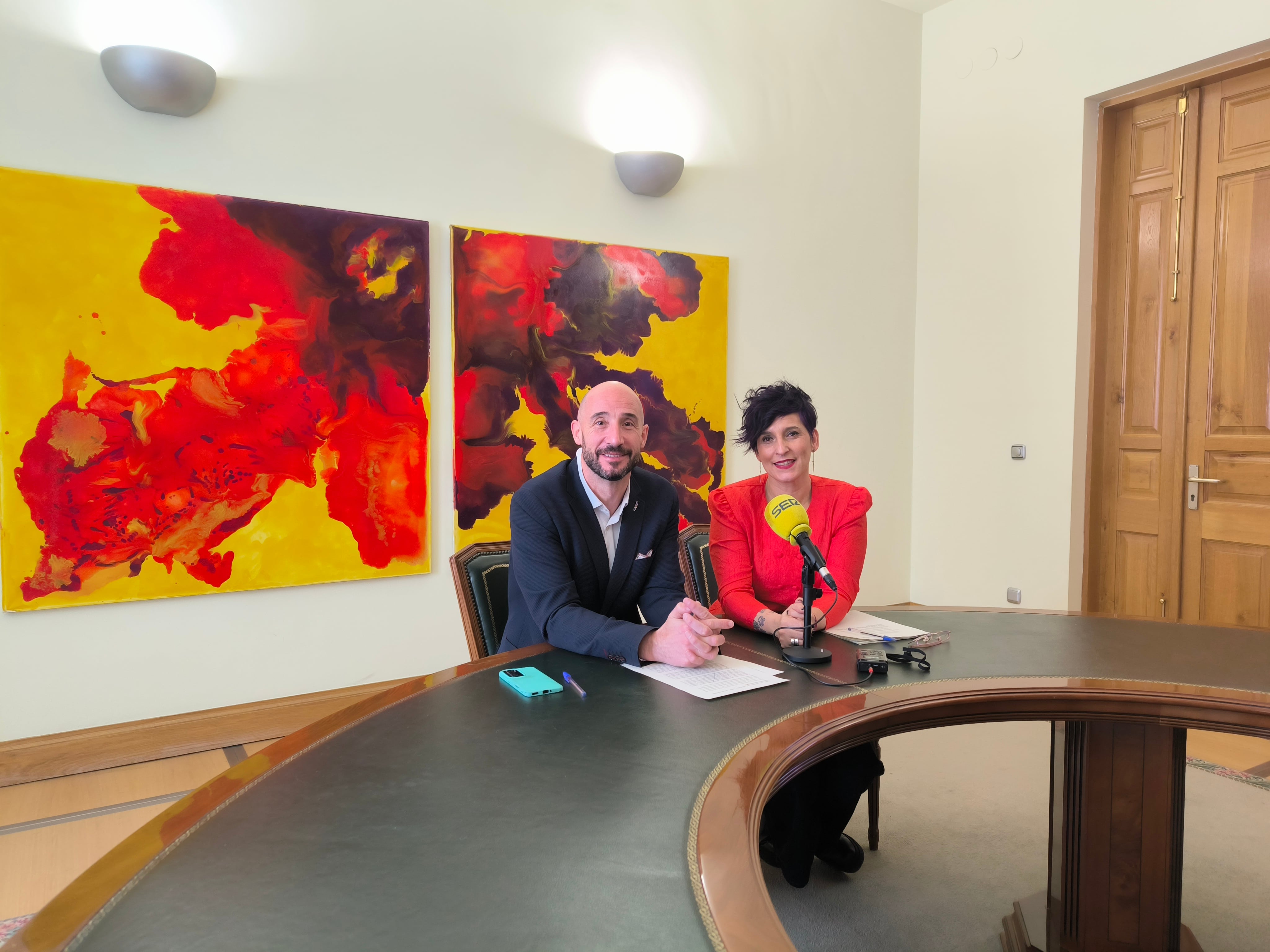 Sonia Archeli y Jon Iraola comparecen en rueda de prensa para hablar sobre las Ayudas de Emergencia Social