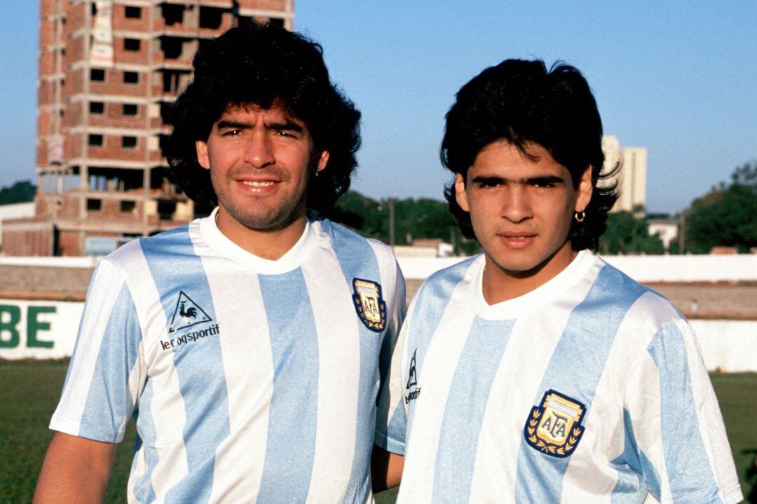 Hugo y Diego Armando Maradona, en 1986