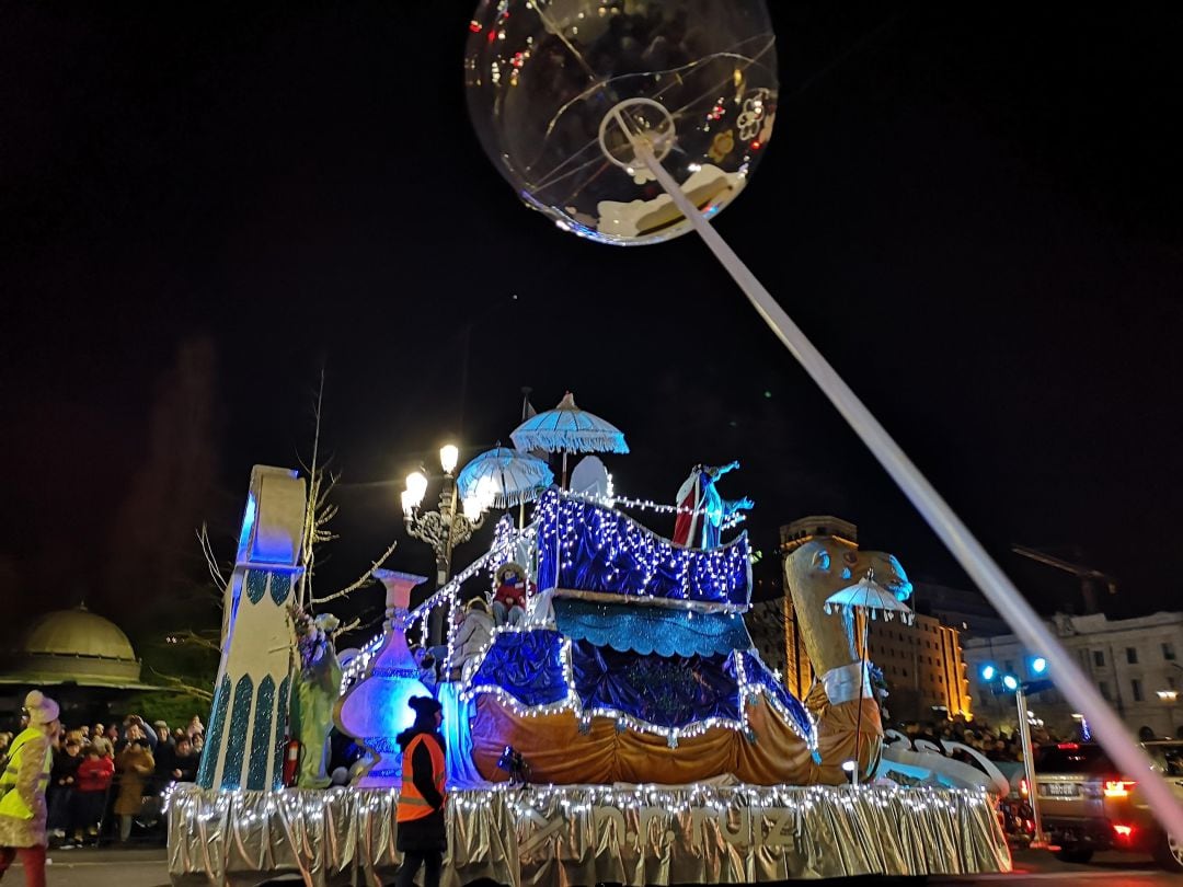 Carroza del Rey Gaspar en la cabalgata de las navidades pasadas en Santander.