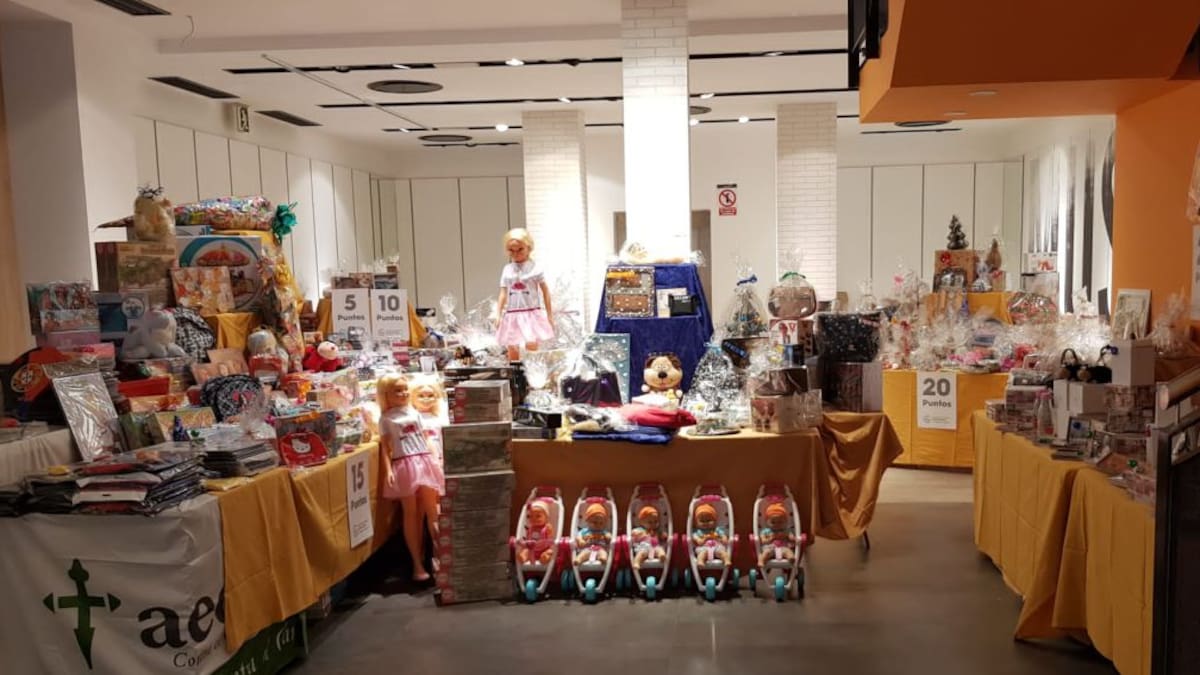 La Asociación Española Contra el Cáncer vuelve a instalar su Tómbola Solidaria por tercer año consecutivo