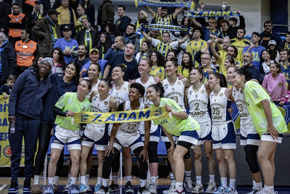 Las jugadoras de Fenerbahce, tras terminar la fase de grupos de Euroliga/FIBA