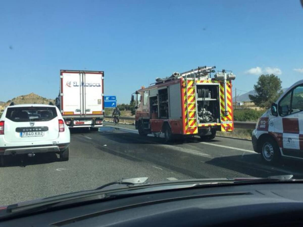 Cinco heridos en un accidente en la A30 a la altura de Ulea, dos de ellos graves