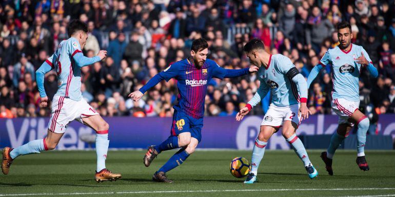 Messi, rodeado de jugadores del Celta