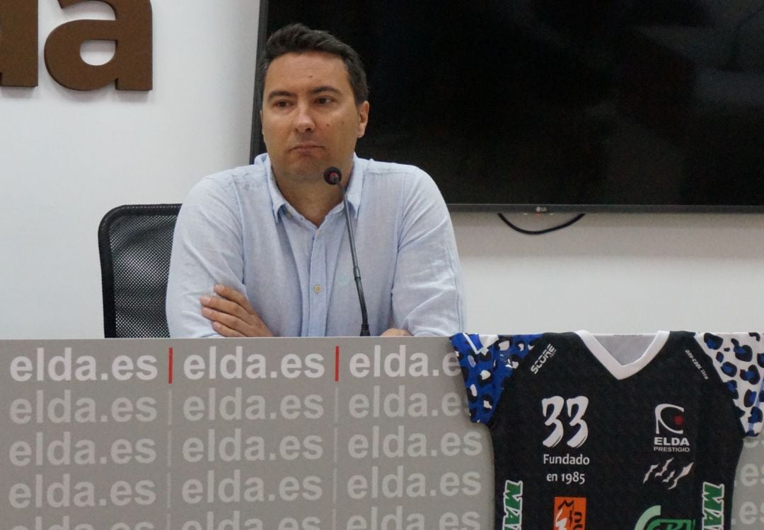 Loren Rubio deja el Bm. Elda - C.E.E. para enrolarse en el Bm. Fem. Elda