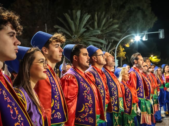 La Comparsa de Moros Realistas, encargada de portar a San Antón este año
