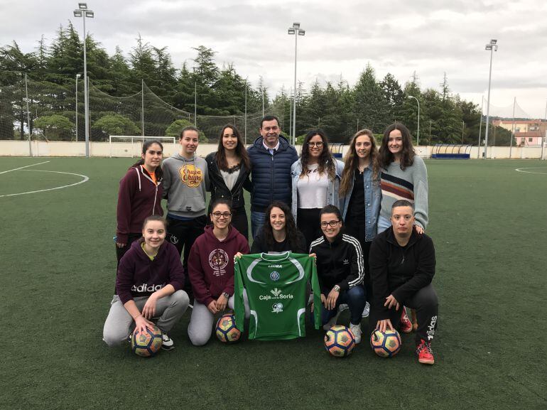 Las integrantes del equipo de fútbol femenino del San José.