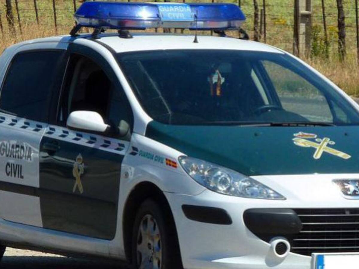 Investigado un camionero que se grabó conduciendo con un menor en el regazo y lo publicó en Facebook