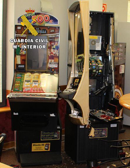 Así quedó una de las máquinas tragaperras asaltadas