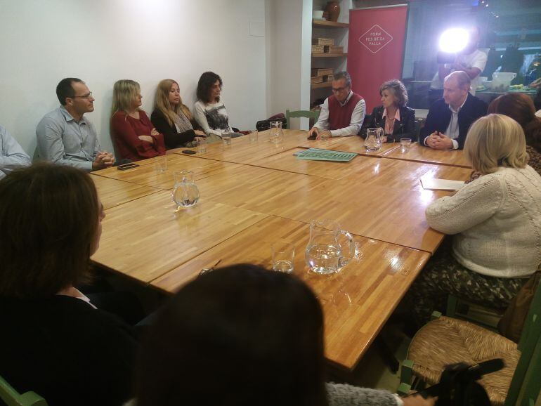 La secretaria de Bienestar Social del PSOE, Luisa Carcedo, ha presentado en Palma este proyecto de Ingreso Mínimo Vital a representantes del tercer sector. 