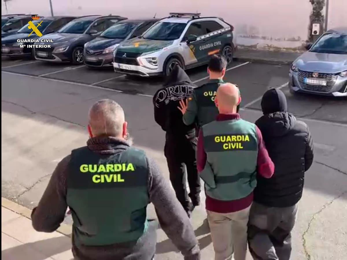 Dos jóvenes detenidos y uno en búsqueda por 45 robos en viviendas y trasteros en Haro y Gimileo