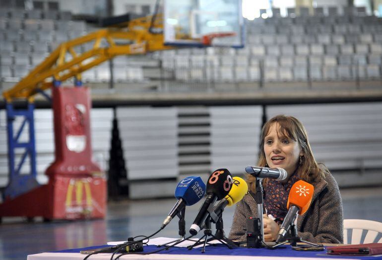 Laura Álvarez durante la rueda de prensa en el Palacio de Deportes