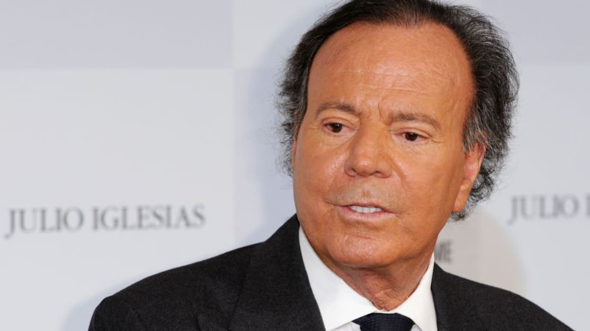 El autor y la editorial que publicaron la biografía de Julio Iglesias actualizarán el libro tras conocerse las acusaciones por abuso sexual