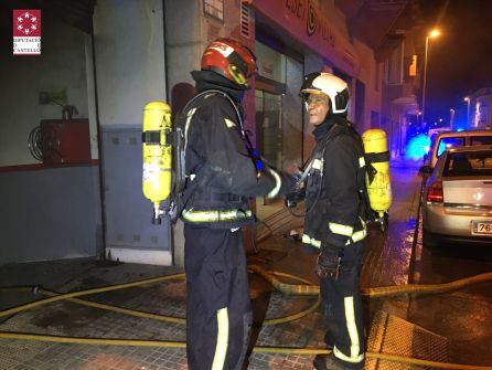 Operarios en el incendio de Vila-real