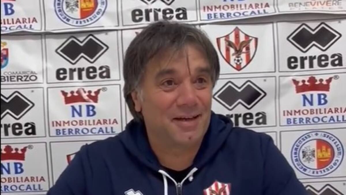 El entrenador del Bembibre, Miguel Ángel Miñambres, repasa en El Banquillo la previ al duelo ante la Arandina en El Montecillo