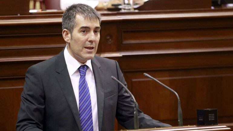 Fernando Clavijo, durante una intervención en el Parlamento Regional.