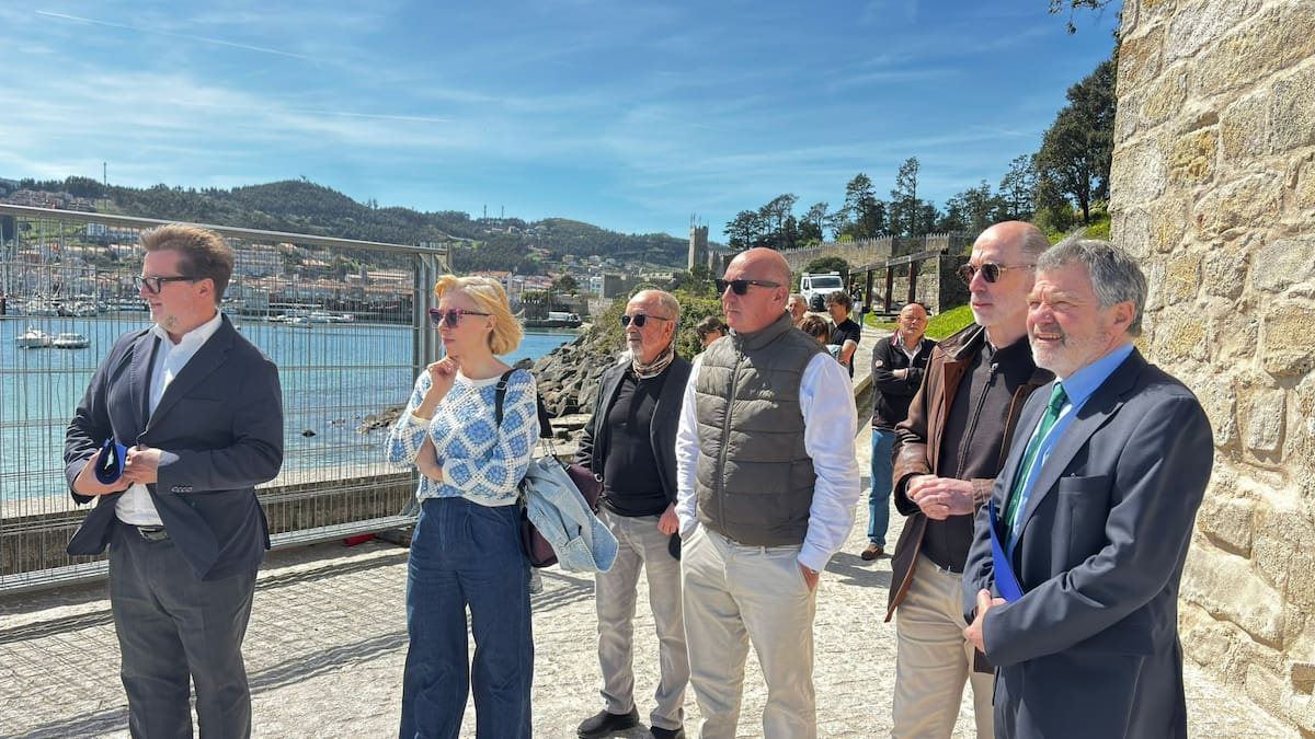 Inaugurada la nueva Praza Victoria Cadaval en Baiona con una inversión de 600.000 euros