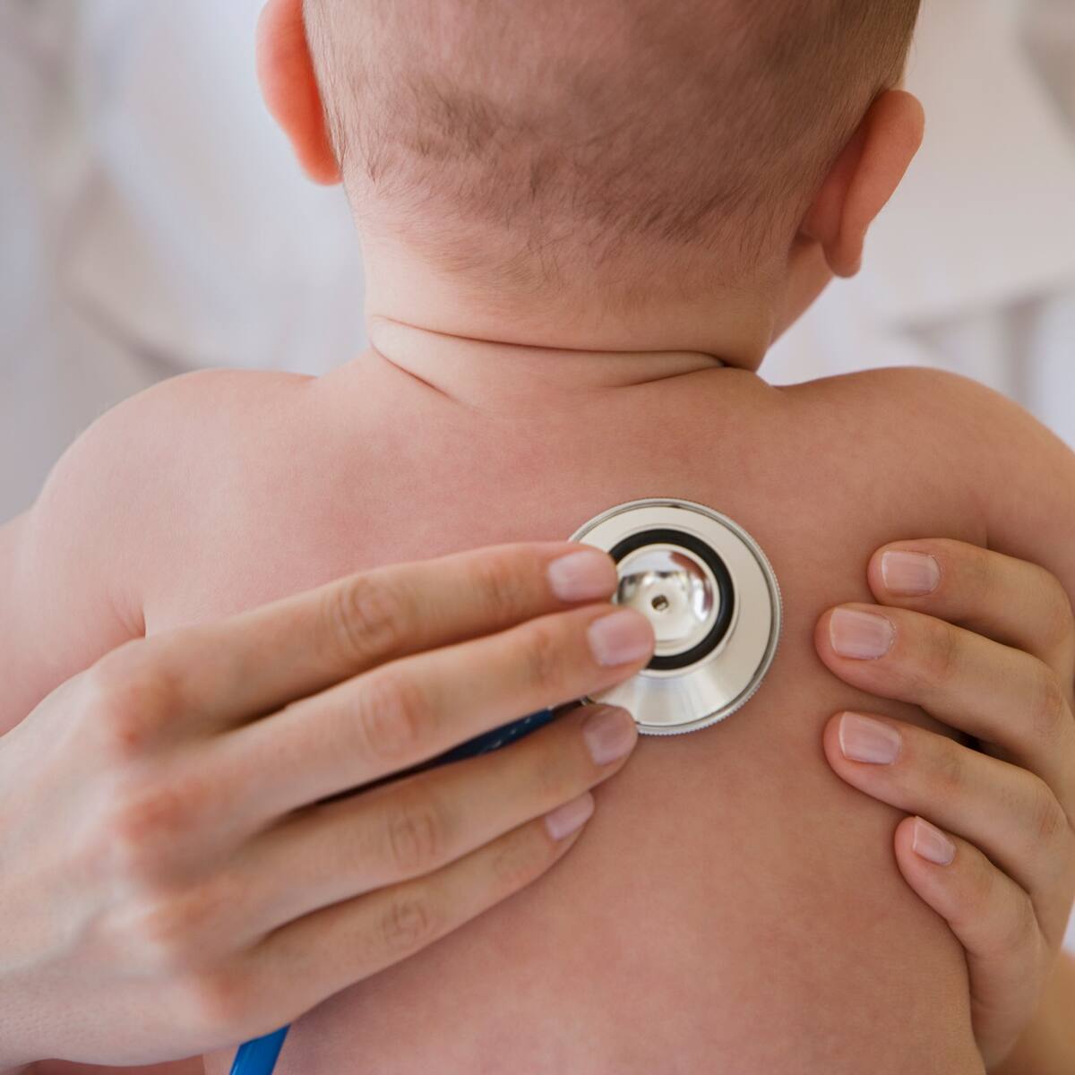 Ángel Ferrández Longas: 83 años y sigue pasando su consulta ahora, "a los hijos de sus pacientes"