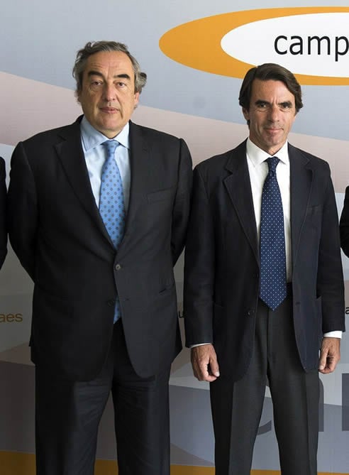 Fotografía facilitada por FAES, de su presidente y expresidente del Gobierno José María Aznar , junto al presidente de la CEOE, Juan Rosell