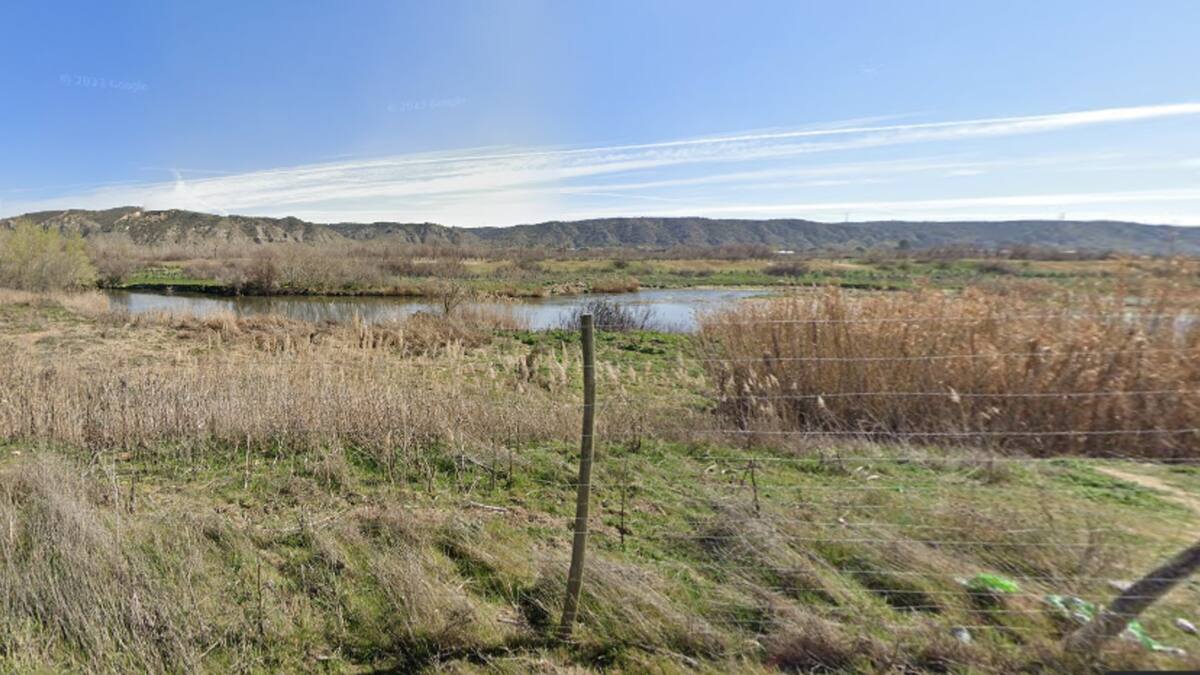 El primer Teniente de Alcalde de San Martín de la Vega, Sergio Neira, repasa el proyecto de pasarela sobre el río Jarama