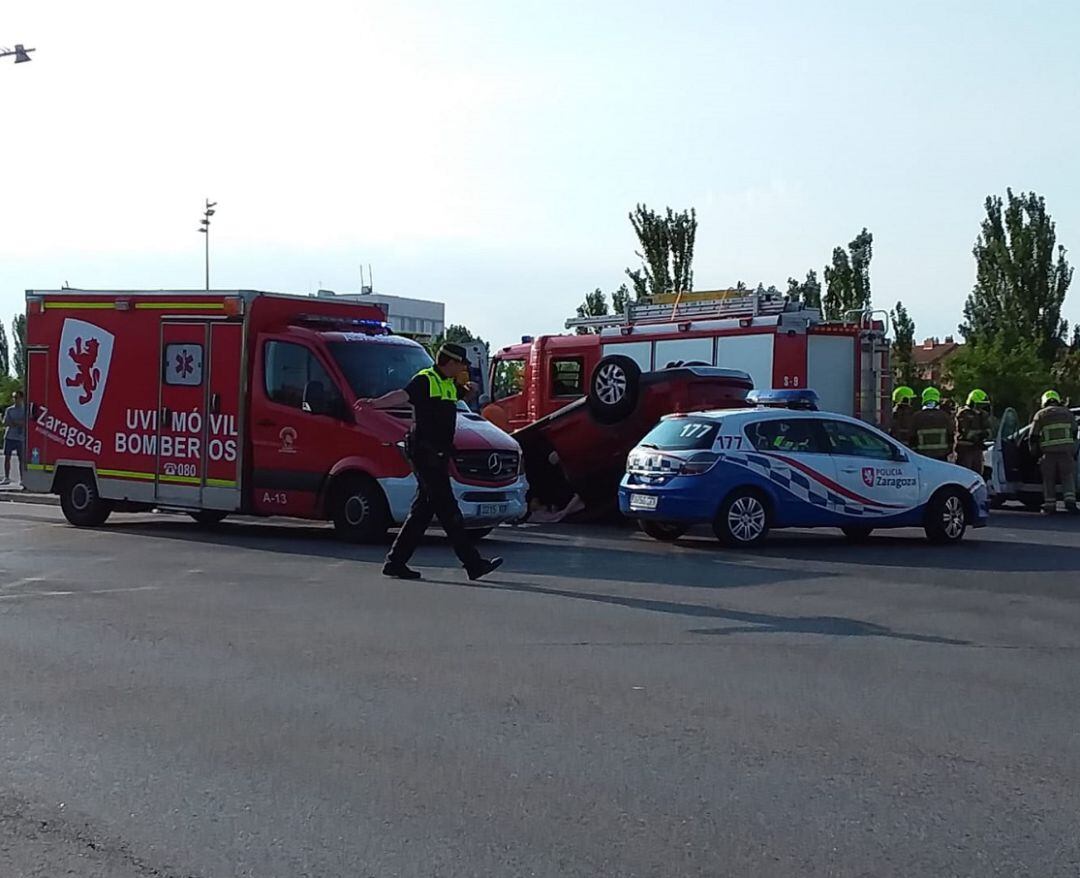 Operativo conjunto de Bomberos y Policía Local en una imagen de archivo