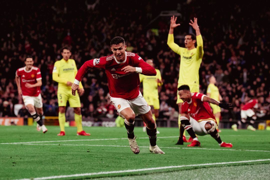 Cristiano Ronaldo celebra el tanto que le dio la victoria al United frente al Villarreal en Old Trafford