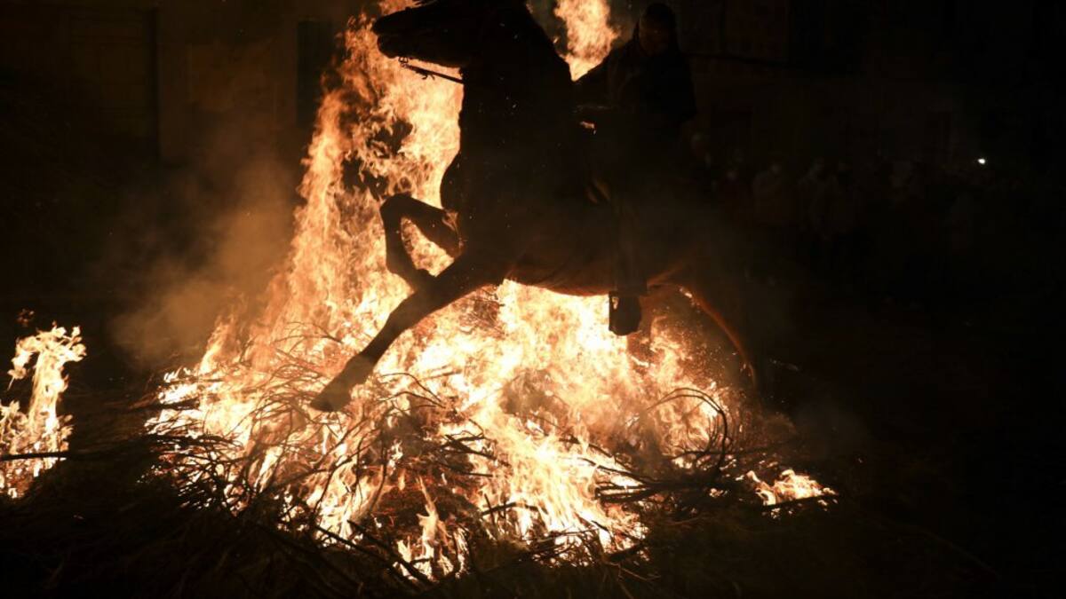 De luminarias y mascaradas: guía de las fiestas de invierno en Ávila